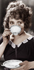 Trinken aus Teetasse Poster - Posterbox.no