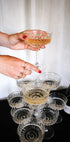 Champagnergläser-Pyramide-Druckposter - Posterbox.dk
