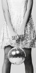Frau mit Discokugel Poster - Posterbox.dk