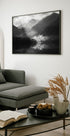 Poster „Nebliges Ufer eines Bergsees“ - Posterbox.dk