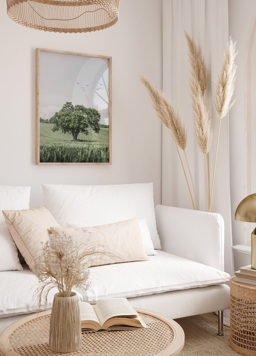 Grüner Baum im Feld Poster - Posterbox.dk