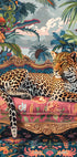 Poster „Leopard faulenzt auf einem Luxussofa“ – Posterbox.dk