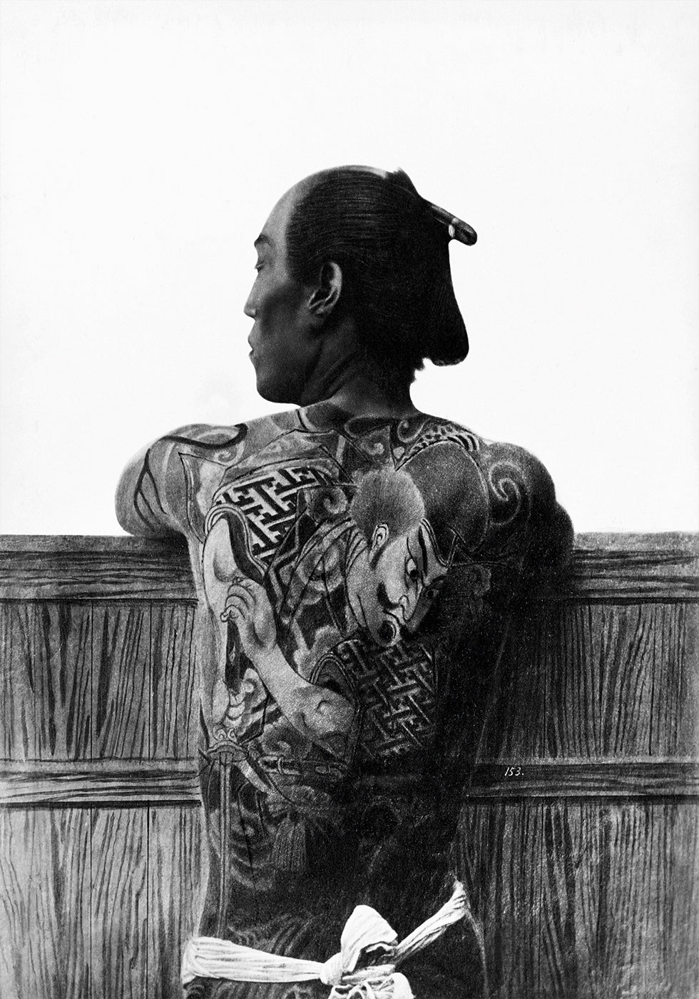 Mann mit Tattoo von Kusakabe Kimbei Poster - Posterbox.dk