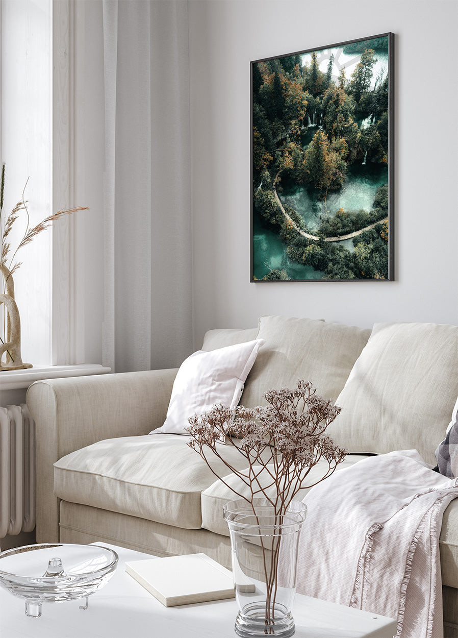 Straße über den See im Wald Poster - Posterbox.dk