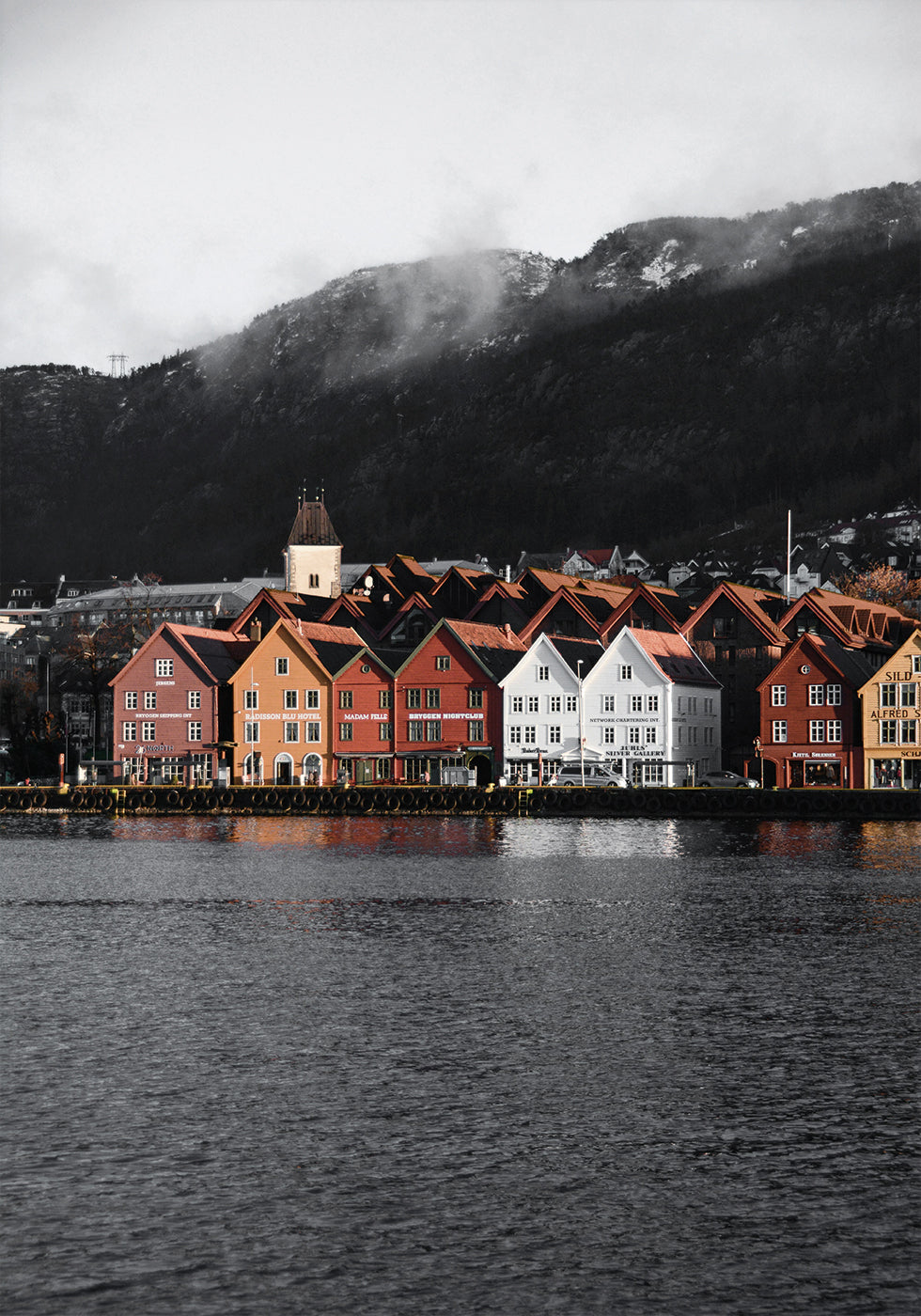 Ansicht von Bryggen, Norwegen Porträtposter - Posterbox.dk