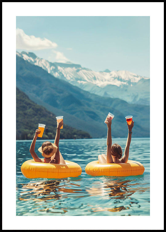 Frau trinkt am Wasser See Poster - Posterbox.dk
