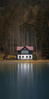 Ein Haus am Ufer des Sees Poster - Posterbox.dk
