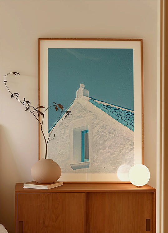 Poster mit blauem Dach und weißen Wänden - Posterbox.dk