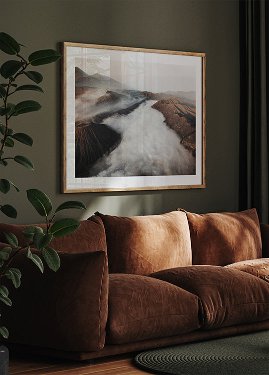 Mystischer Gunung Bromo: Ein ruhiger Vulkan im Nebel Poster - Posterbox.dk