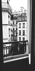Poster mit Blick auf das Pariser Fenster - Posterbox.dk