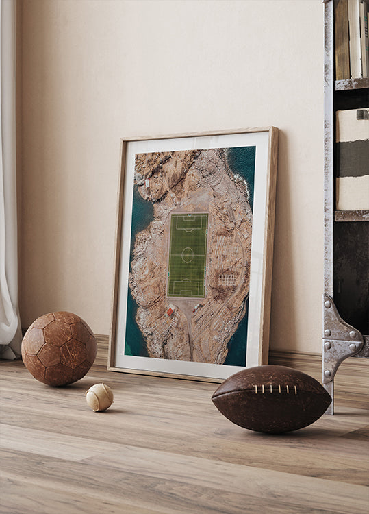 Abgelegenes Fußballfeld in Norwegen Poster - Posterbox.dk
