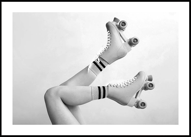 Retro-Rollschuhe, ästhetisches Schwarz-Weiß-Poster - Posterbox.dk