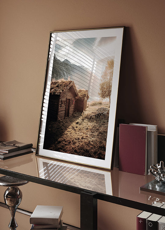 Rustikale Häuser bei Sonnenuntergang am Lovatnet Lake Poster - Posterbox.dk