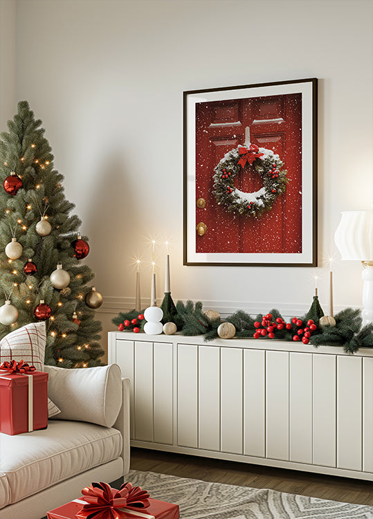 ein weihnachtlich dekoriertes Wohnzimmer mit einem Weihnachtskranz