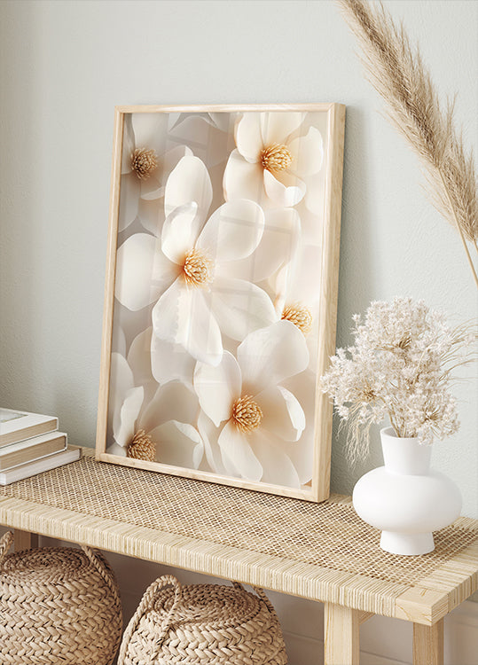 ein Bild mit weißen Blumen in einem Holzrahmen