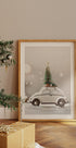 ein Bild eines Autos mit einem Weihnachtsbaum darauf