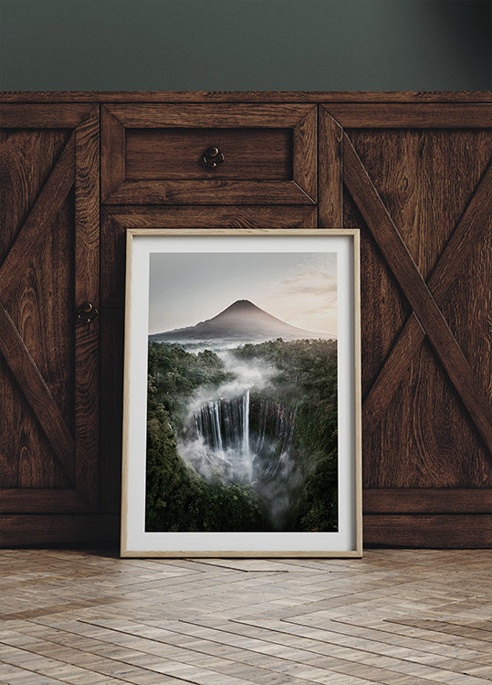 Tumpak Sewu Wasserfälle und Mount Semeru Poster - Posterbox.dk