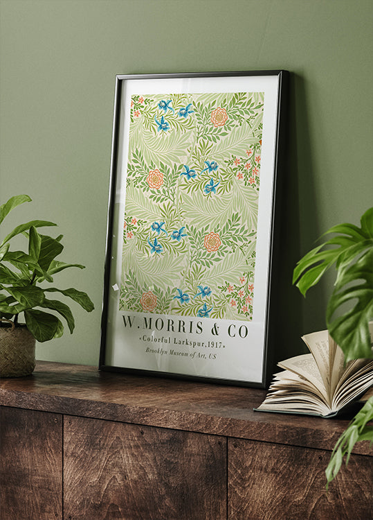 W. Morris & Co – Buntes Rittersporn-Poster – Posterbox.dk