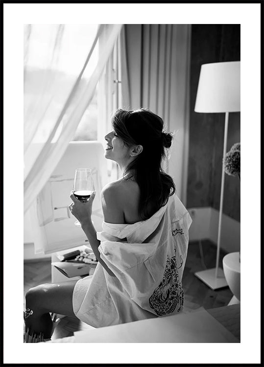 Frau entspannt sich mit Wein Poster - Posterbox.dk