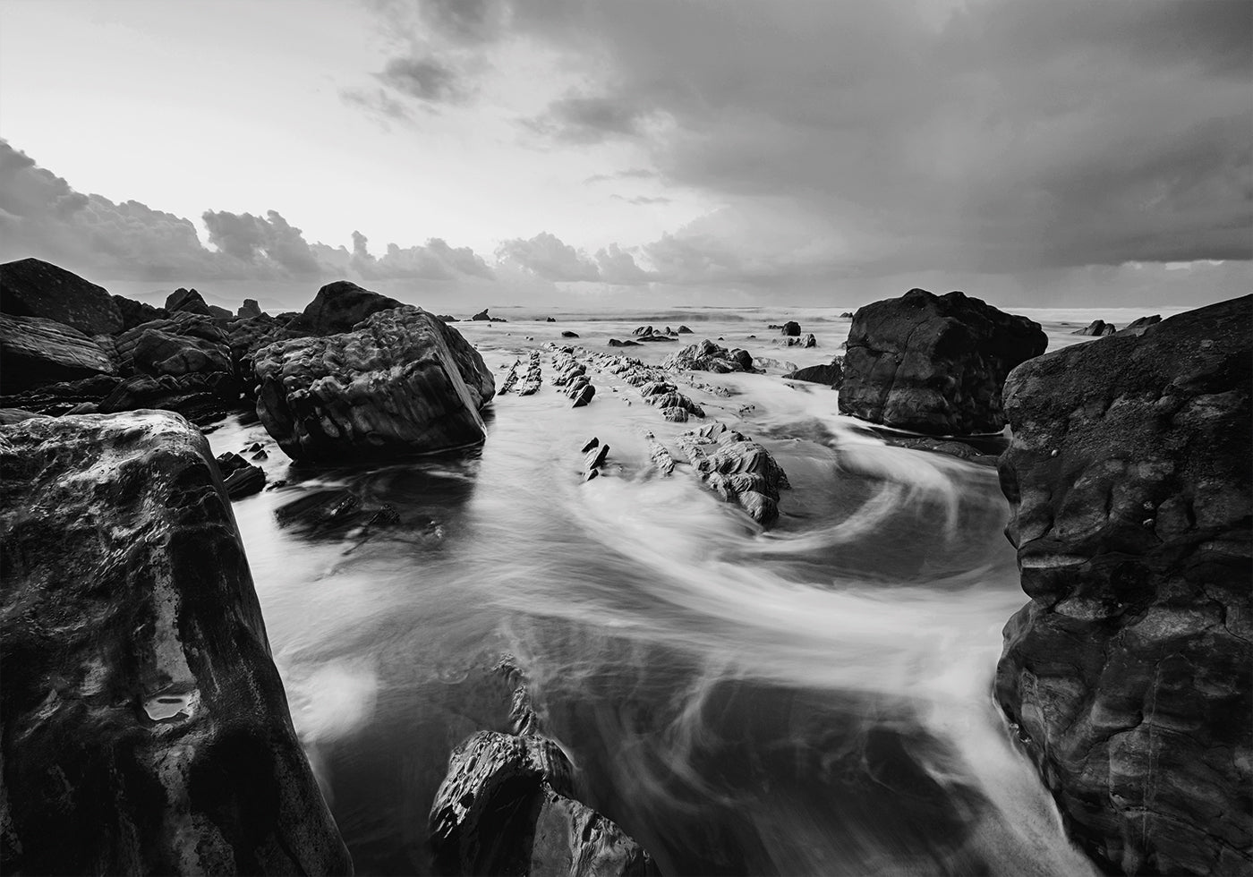 Stones On The Coast Poster - Posterbox.dk