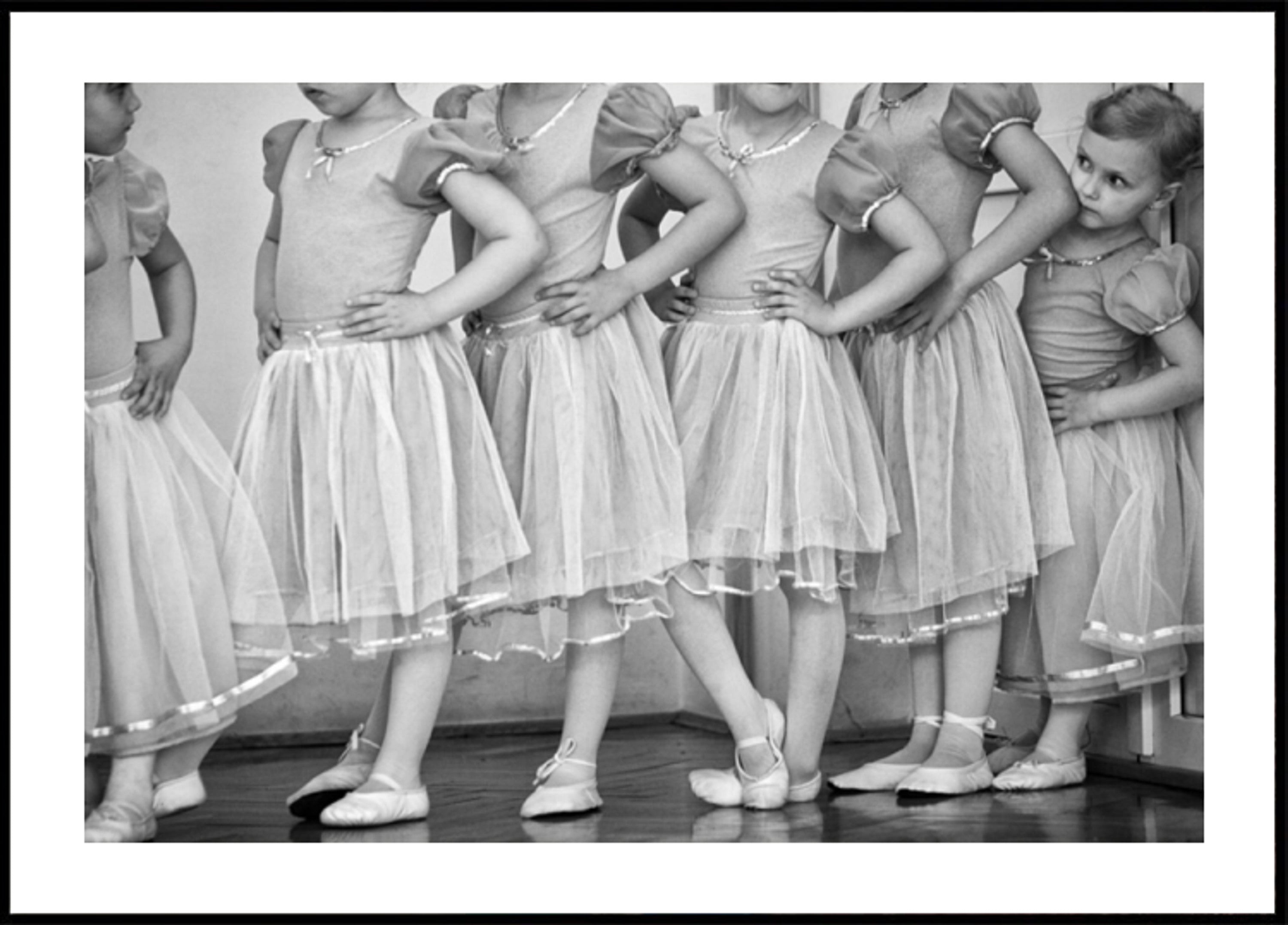Junge Ballerinas üben